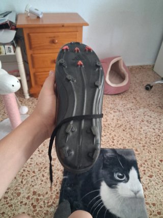 Botas de fútbol Adidas Negras y Rojas