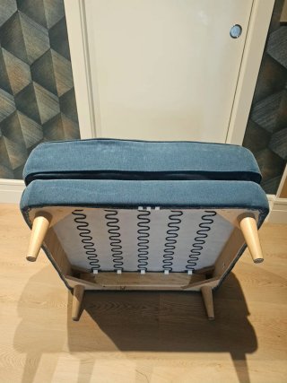 Puff Ikea simile all'Esseboda in blu