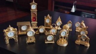 Colección 3 relojes de sobremesa dorados
