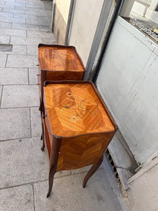 PAREJA DE MESILLAS DE NOCHE