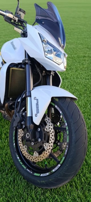 Kawasaki Z750 R ABS (2011)