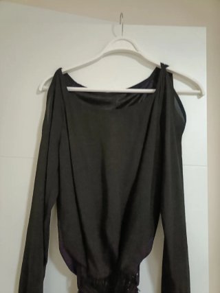Vestido fiesta negro con cinturón