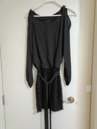 Vestido fiesta negro con cinturón
