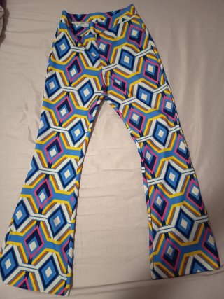 Pantalón estampado geométrico
