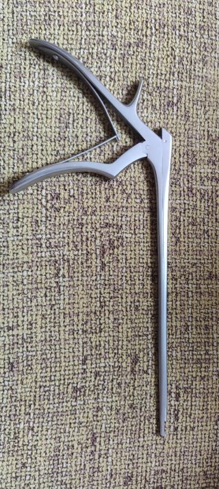 Pinza Kerrison 3mm Quirúrgica
