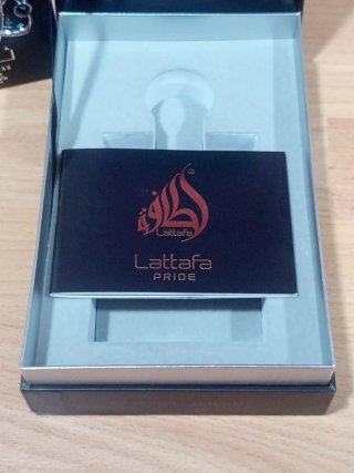 Colonia Tharwah Silver Lattafa Hombre