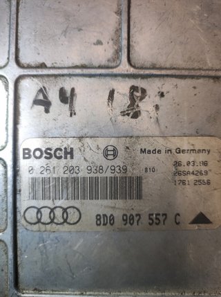 Audi 8d0907557c centralita motor uce a4 1.8 mt 76