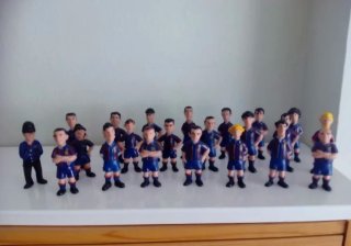 Figuras de jugadores de fútbol antiguas