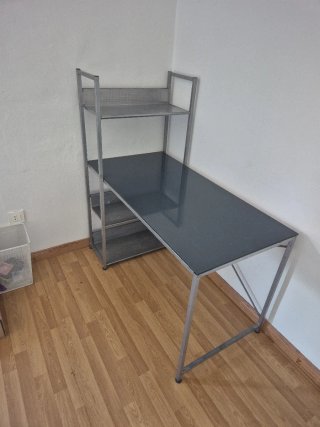 Escritorio cristal y metal gris