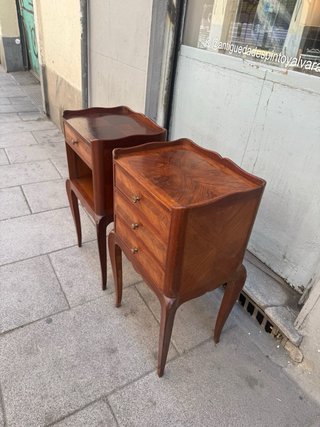 PAREJA DE MESILLAS DE NOCHE
