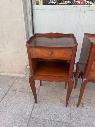 PAREJA DE MESILLAS DE NOCHE