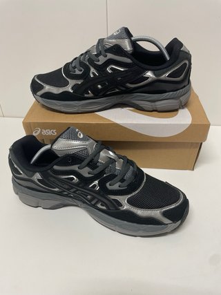 Asics Gel NYC Negras Talla 42