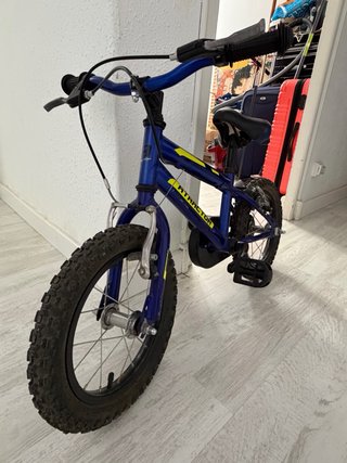 Bicicleta infantil azul ATRATOR