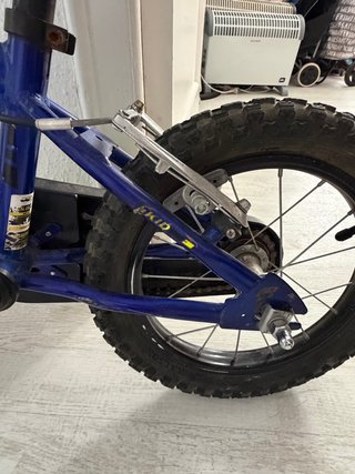 Bicicleta infantil azul ATRATOR