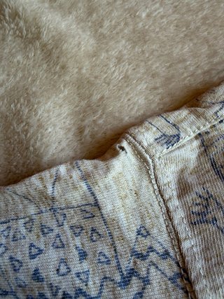 Polo Vintage 90s Estampado Tribal Beige