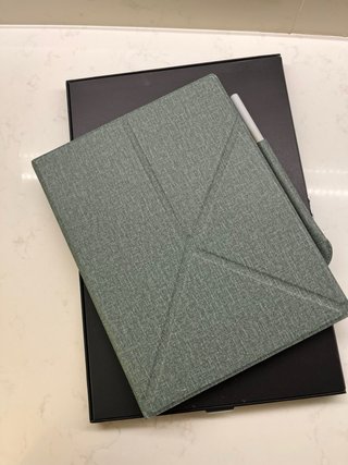 Remarkable 2 con funda verde sin apenas uso