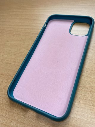 Funda iPhone 11 azul con lunares blancos
