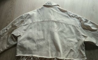 Chaqueta vaquera Pull&Bear tachuelas