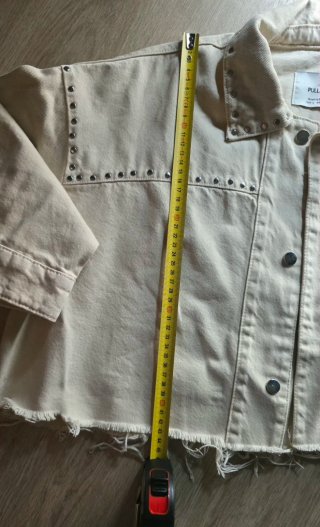 Chaqueta vaquera Pull&Bear tachuelas