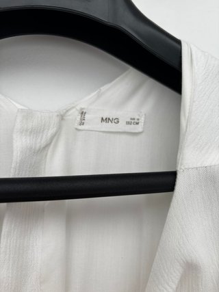Mono blanco niña con fajín rosa Mango