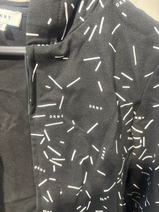 Sudadera DKNY con estampado