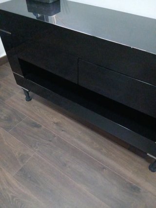 Mueble TV negro cristal y madera