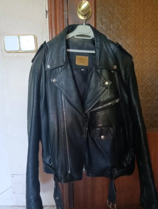 Chaqueta de cuero negra para hombre