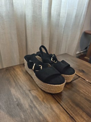 Sandalias negras esparto plataforma