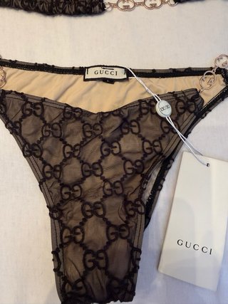 Bikini Gucci Negro y Beige con Cadena