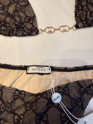 Bikini Gucci Negro y Beige con Cadena