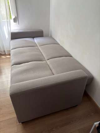 Sofá Cama 3 Plazas Gris claro con almacenamiento.