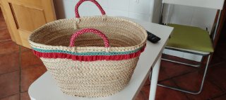 Cesta de mimbre personalizada.