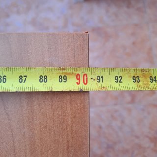 Comedor 4 sillas madera tiene un pequeño detalle