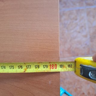 Comedor 4 sillas madera tiene un pequeño detalle