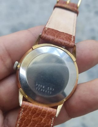 Reloj Certina Clásico Dorado y Marrón