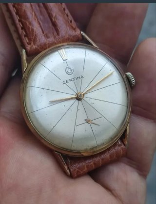 Reloj Certina Clásico Dorado y Marrón