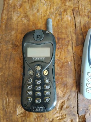Lote 4 Móviles Antiguos Alcatel, Nokia, Philips