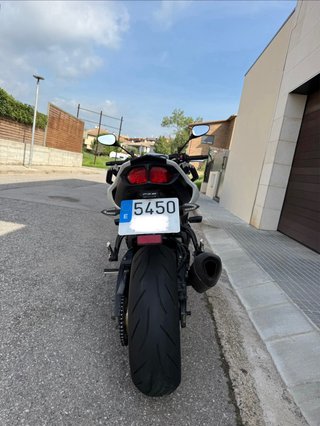Yamaha FZ8 2012 Blanca y Dorada