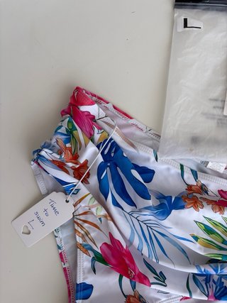 Bikini estampado tropical a estrenar