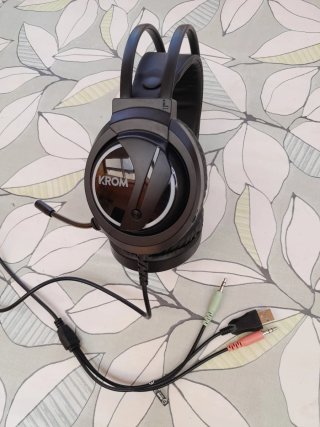 Cascos Krom con micrófono