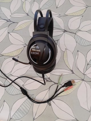 Cascos Krom con micrófono