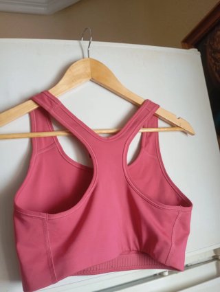 Top deportivo Nike rosa