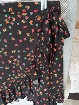 Falda corta estampada flores