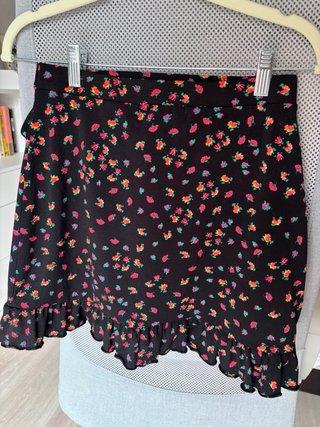 Falda corta estampada flores
