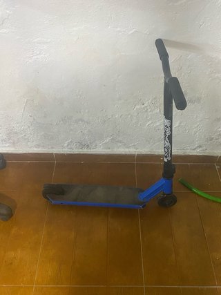 Patinete azul