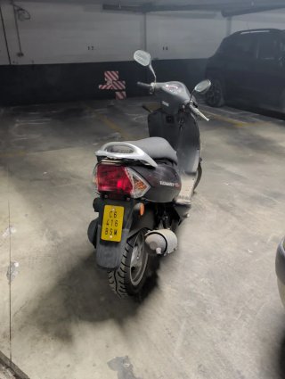Kymco 49cc Scooter Automática Negra