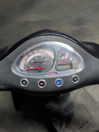 Kymco 49cc Scooter Automática Negra