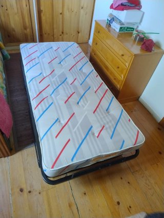 Cama Plegable Metálica y Madera