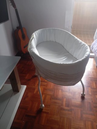 Canastilla bebé mimbre con soporte