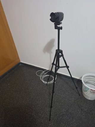 Cámara de fotos y video con visión nocturna.